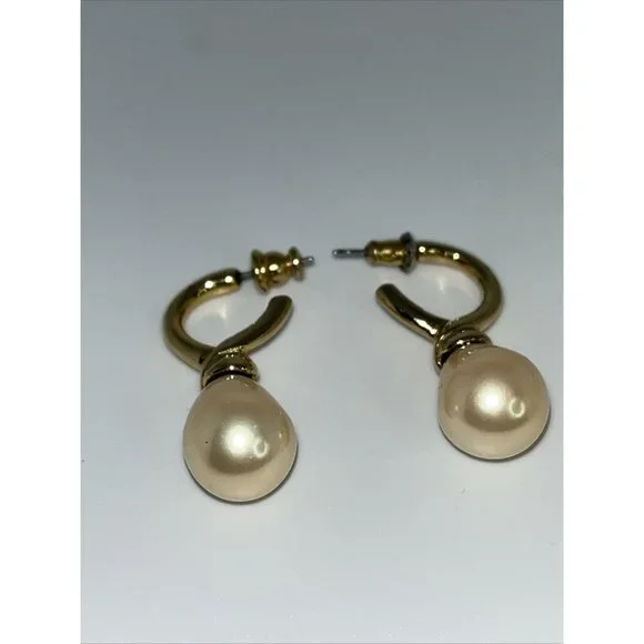 Vintage Lot Of 8 Gold Tone Pierced Earrings w/ Faux Pearls Unbranded - Picture 6 of 12